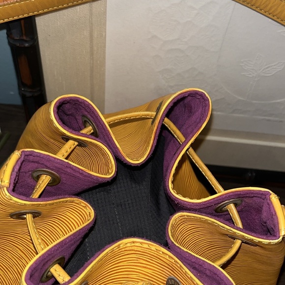 LOUIS VUITTON Leather LV Petit Noe Yellow Epi Shoulder Bucket Bag - Picture 10 of 17